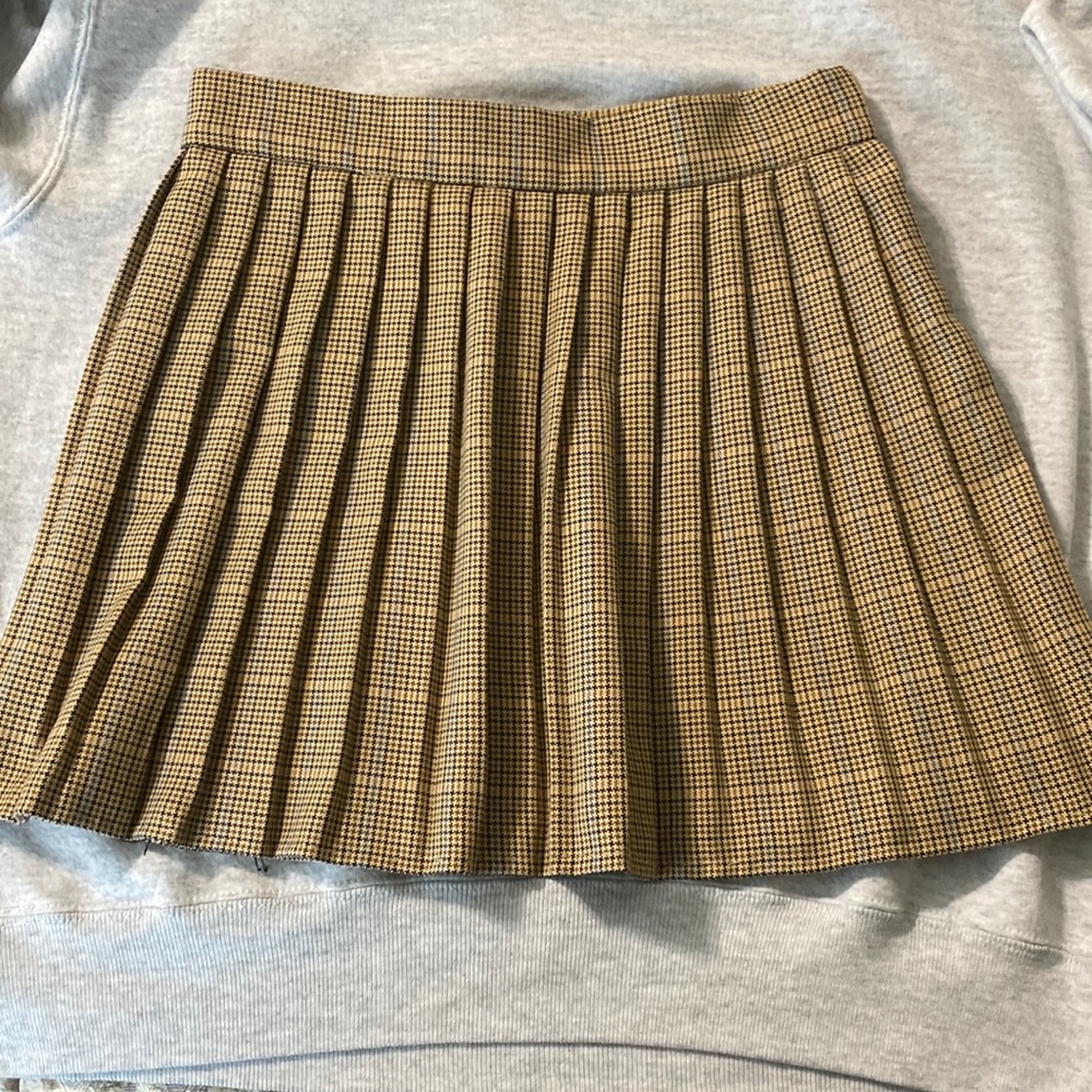 Y2K pleated skirt size small.